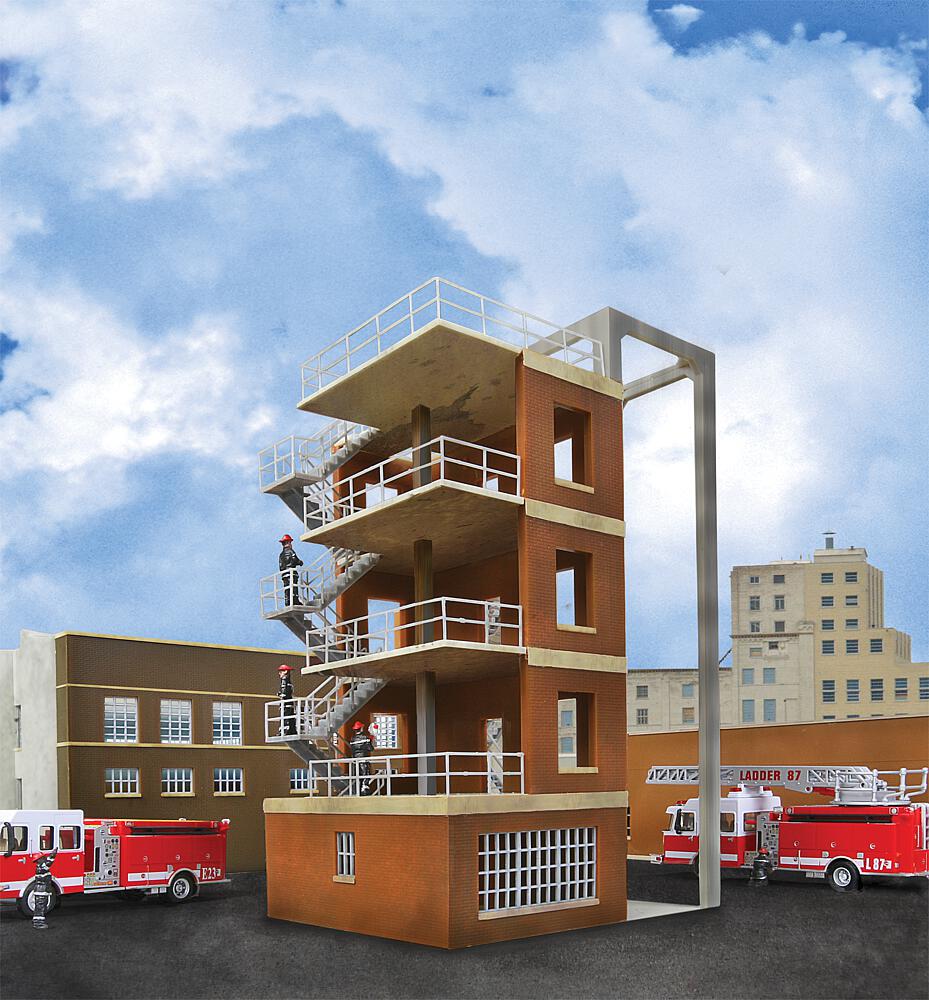 [WALTHERS 933-3766  ] WALTHERS 933-3766   H0  Tour d'entraînement des pompiers 10,5 x 8,7 x 17,8 cm