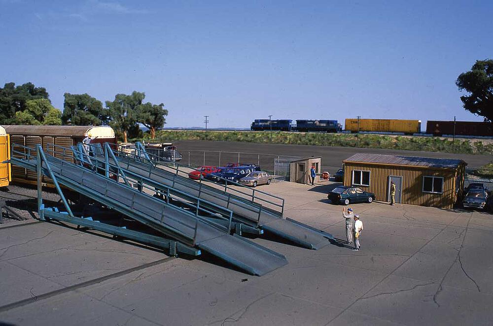 WALTHERS 933-4144   HOTerminal de transbordement de voitures 