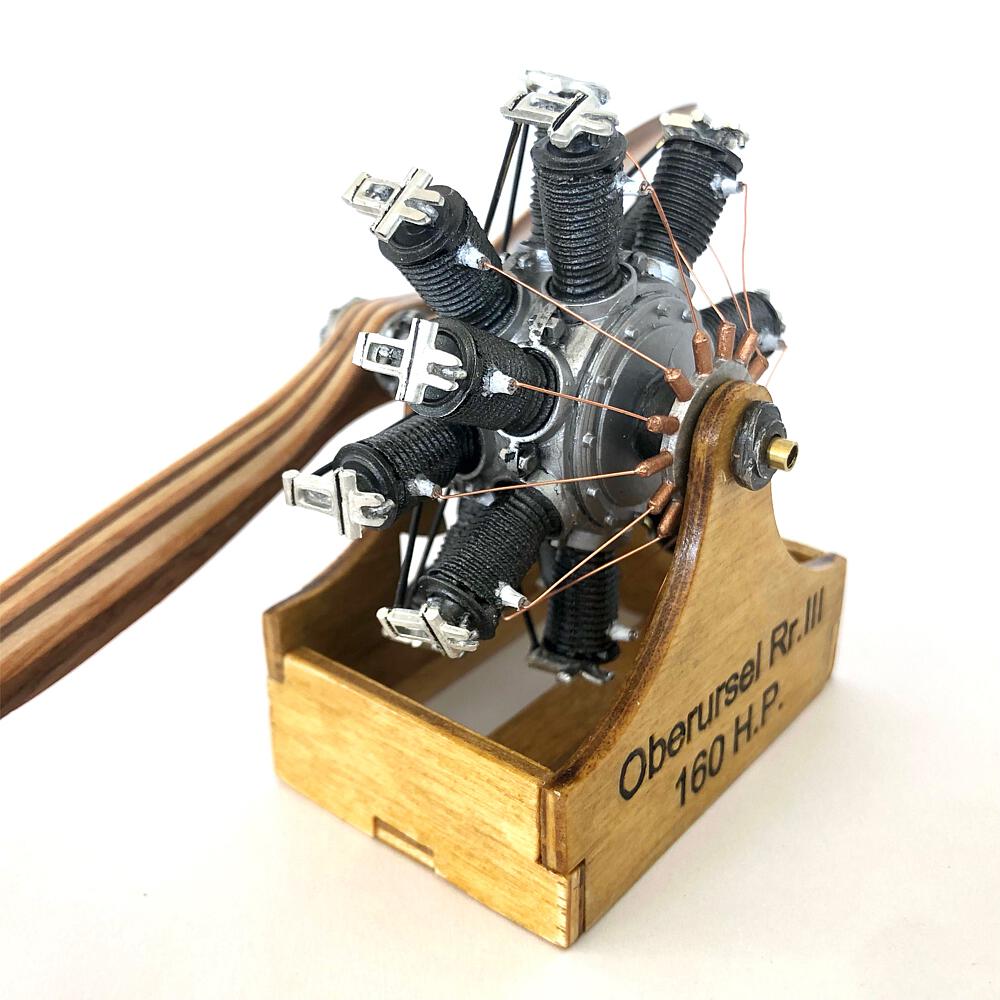 MODEL EXPO MA1051  1/16 Oberursel UR III Moteur 