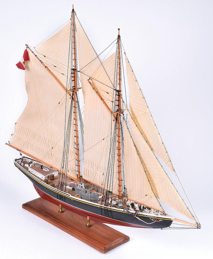 MODEL EXPO MS2130  1/64 Bluenose 