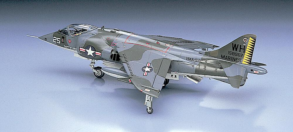 HASEGAWA 240  1/72 AV-8A Harrier 