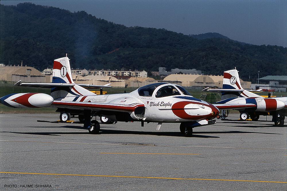 HASEGAWA 2072  1/72 A37 B DragonFly, Combo 
