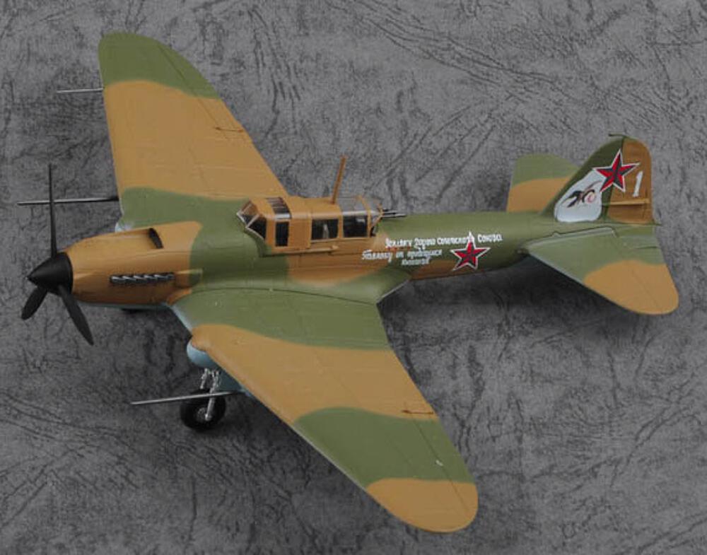 EASY MODEL 36410  1/72 Iliouchine IL-2M3, Weisse01 