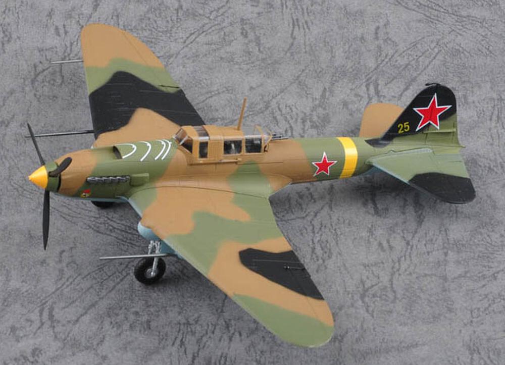 EASY MODEL 36413  1/72 Iliouchine IL-2M3, 205 jaune 