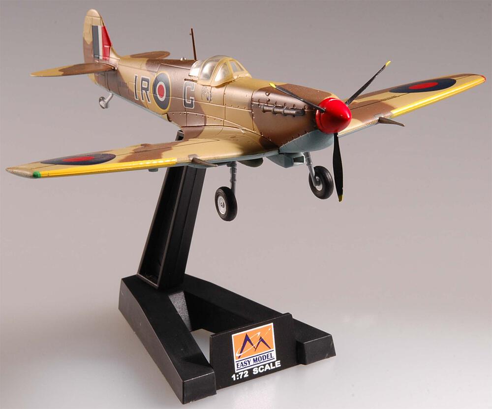EASY MODEL 37217  1/72 Spitfire RAF 224th Wing Commander, 1943 