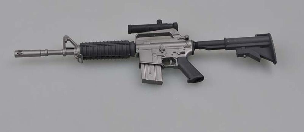 EASY MODEL 39105  Série d'armes 1/3 : XM 177 E2 