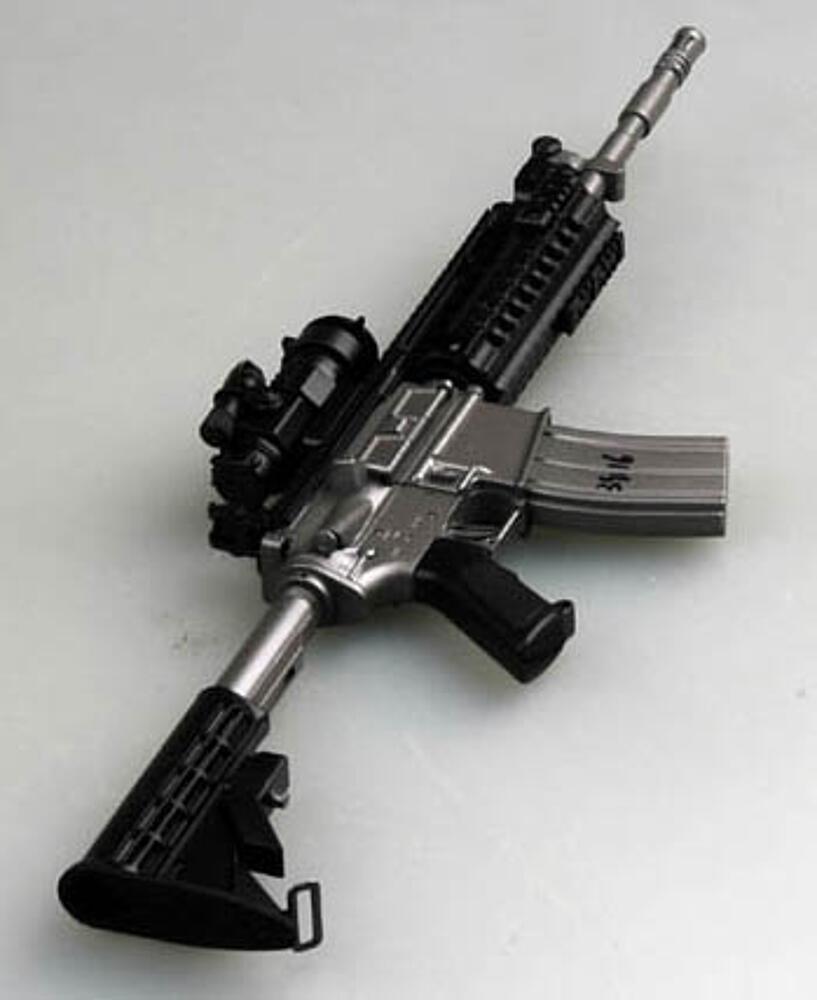 EASY MODEL 39116  Série d'armes 1/3 : M4 S.I.R 