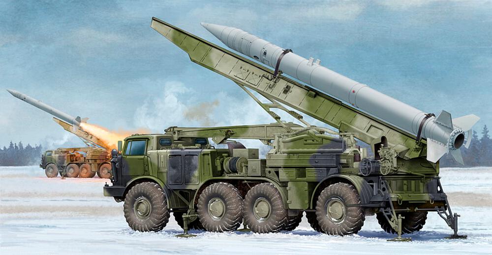 TRUMPETER 1025  1/35 9P113 Tel W/9M21 Missile sur FROG-7 