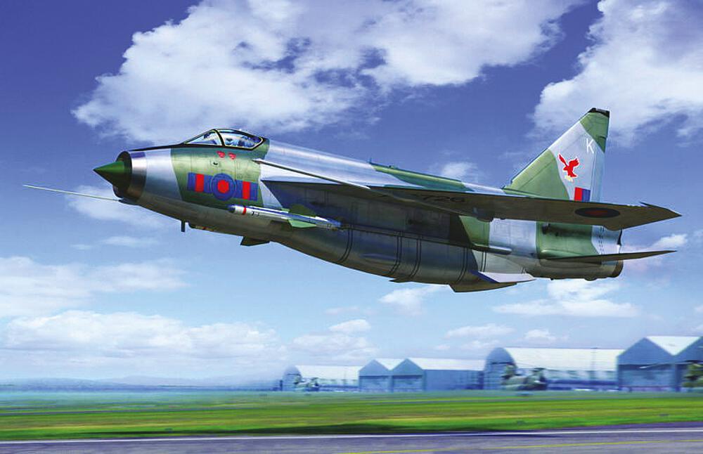 TRUMPETER 2281  1/32 English Electric (BAC) Lightning F2A/F6 