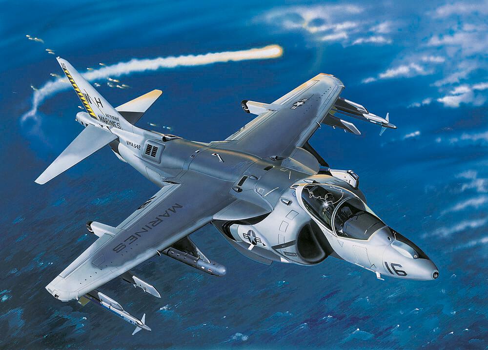 TRUMPETER 2285  1/32 AV-8B Night Attack Harrier II 