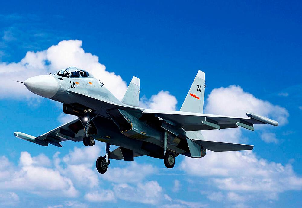 TRUMPETER 3917  1/144 Su-30MK Flanker G 