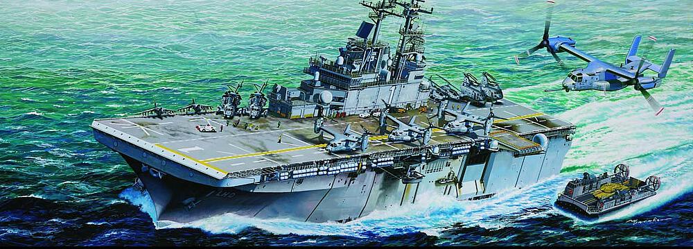 TRUMPETER 64001  1/350 LHD-1 USS Wasp 