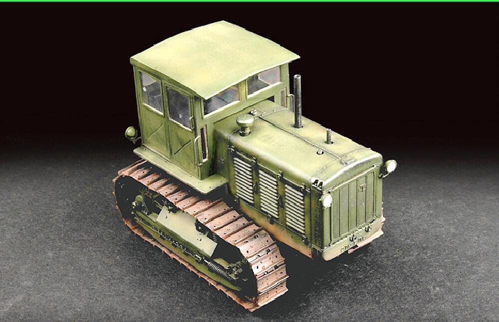 TRUMPETER 7111  1/72 ChTZ S65 Tracteur avec cabine 