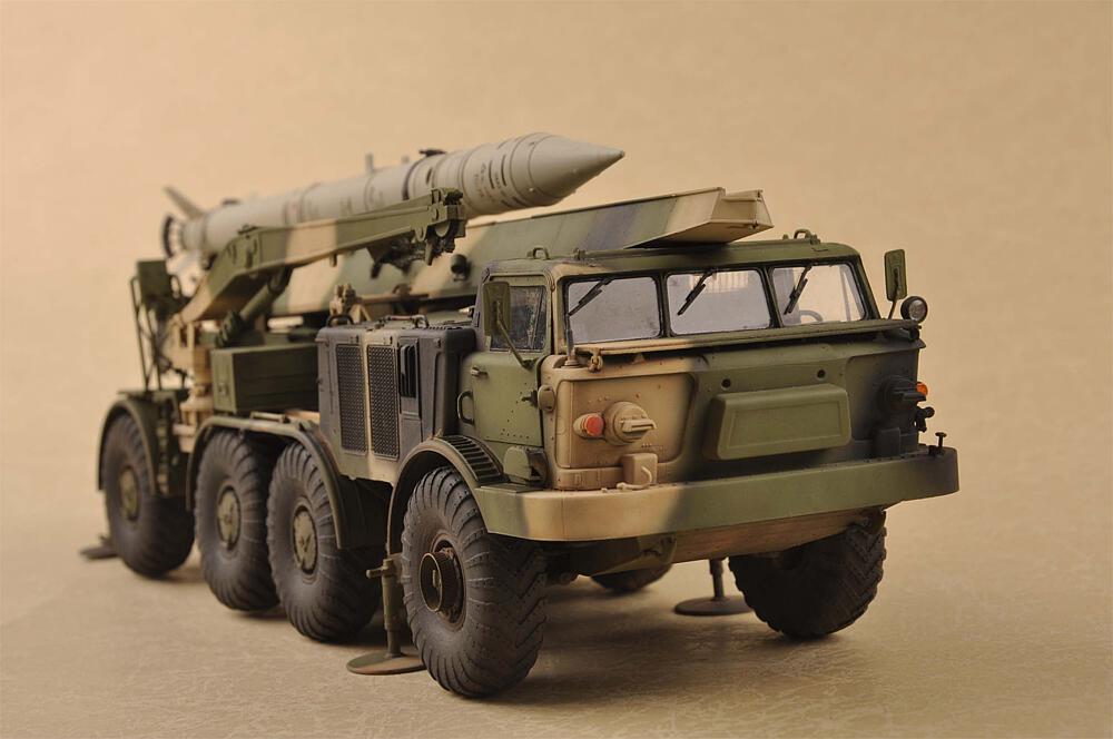 TRUMPETER 7179  1/72 9P113 Tel avec fusée 9M21 sur transporteur Luna-M 9K52 