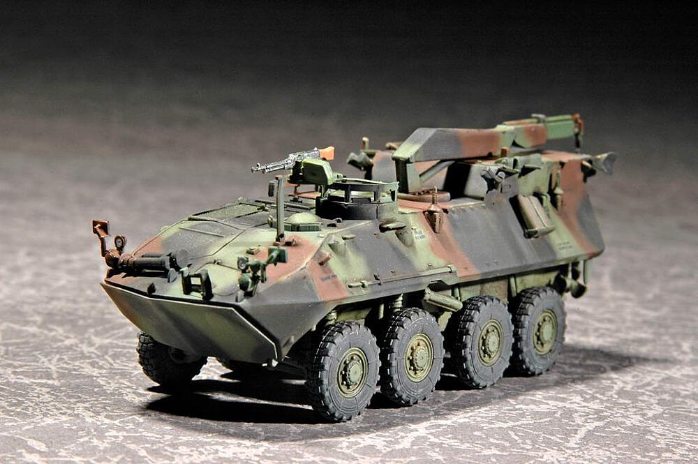 TRUMPETER 7269  1/72 Véhicule blindé léger de l'USMC 