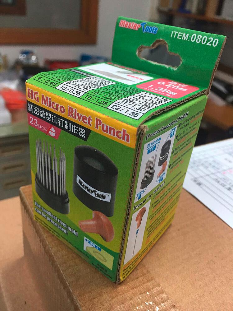 TRUMPETER 8020  Micro-perforateur de rivets 