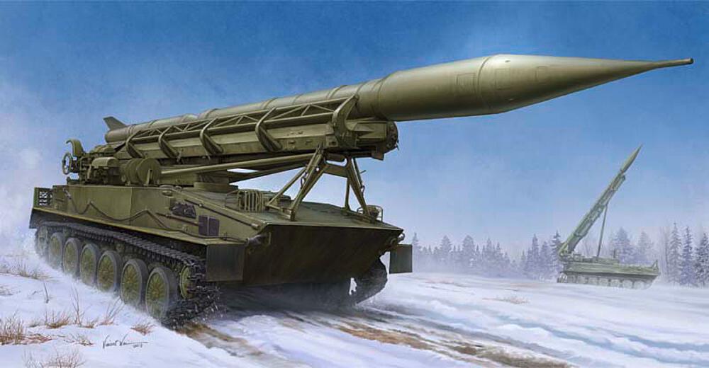 TRUMPETER 9545  1/35 2P16 Lance-roquettes avec 2k6 Luna FROG 5 