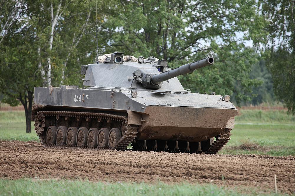 TRUMPETER 9599  1/35 2S25 Sprut SD 