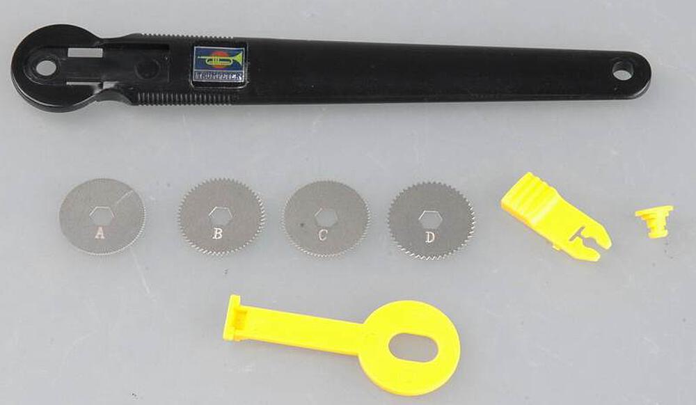 [TRUMPETER 9910  ] TRUMPETER 9910  Outil : roulette de gravure 