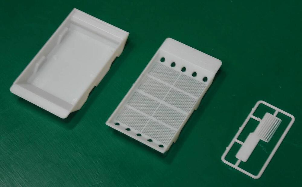 TRUMPETER 9918  Outil : Plateau décoratif 