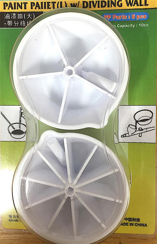 TRUMPETER 9975  Pot de peinture avec bec verseur 