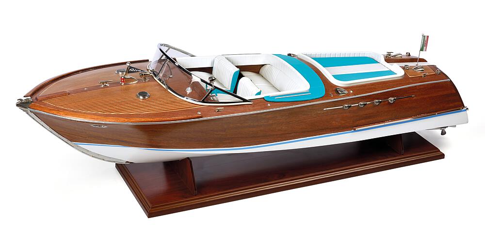 AMATI B1608  1/10 Bateau de course italien 