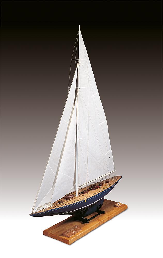 AMATI B1700,82  1/35 Endeavour 