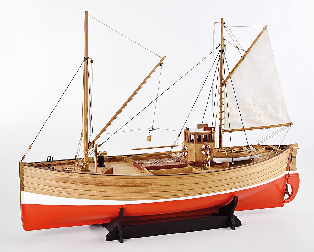 AMATI B1300,09  1/32 Fifie 