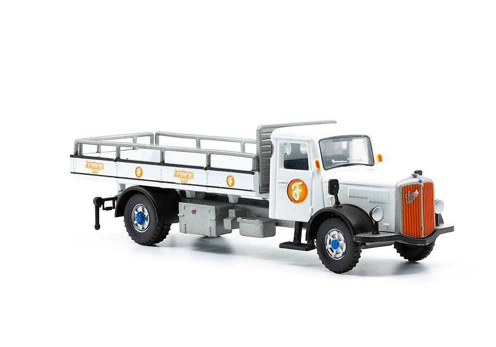 ACE 85002362  1/87 Plateau Saurer S4C avec vitres rondes 