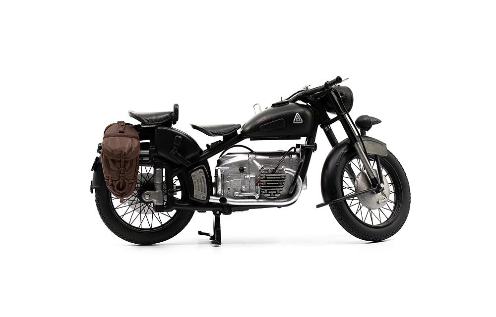 ACE 85006003  1/18 Moto Condor A 580-1 Armée suisse 
