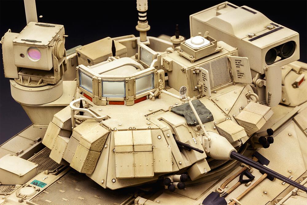 MENG MODEL SS-006  1/35 M3A3 Bradley avec BUSK II 
