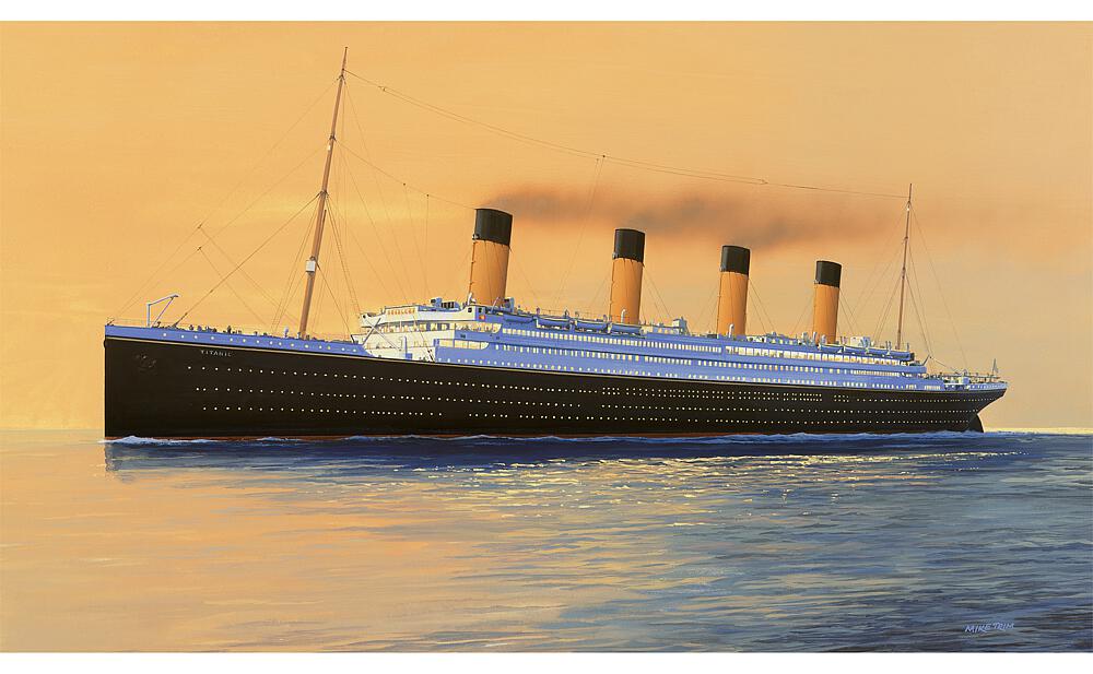 AIRFIX A50164A  1/700 Medium Gift Set - RMS Titanic 