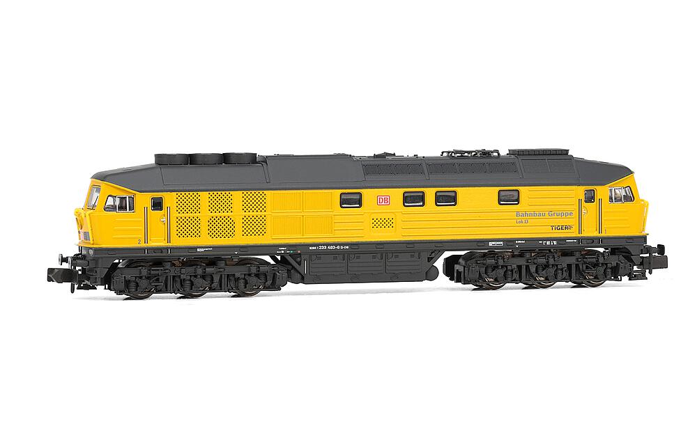 ARNOLD HN2601   N  DB Bahnbau, locomotive diesel 233 493-6 