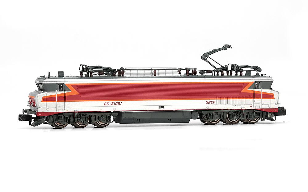 ARNOLD HN2585S   N  SNCF, locomotive électrique CC 21001, avec son numérique 