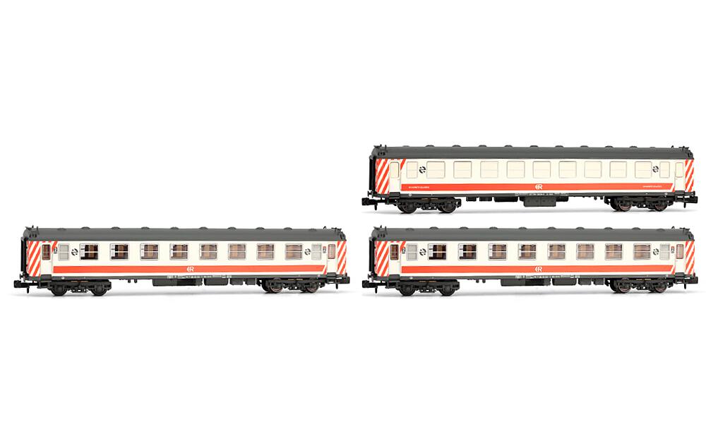 ARNOLD HN4454   N  RENFE, coffret de 3 voitures de voyageurs 5000 