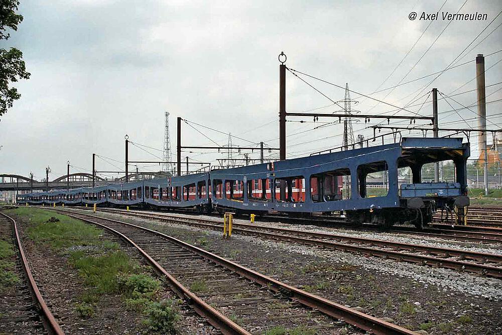 ARNOLD HN4349  1/160   SNCF, wagon de transport de voitures DD DEV 66 