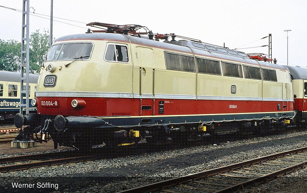 ARNOLD HN2564  1/160   DB, Locomotive électrique 103 004, Beige/Rouge, toit gris foncé, pantographes à un bras 