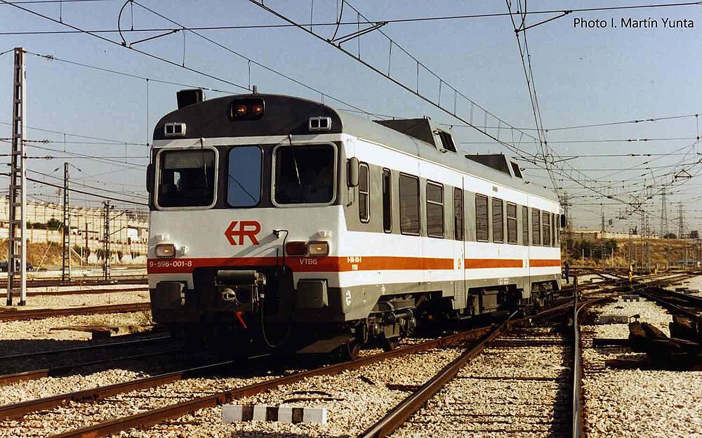 ELECTROTREN HE2500B  1/87   RENFE, automotrice diesel 596, R1 régionale, 9-596-003-4 
