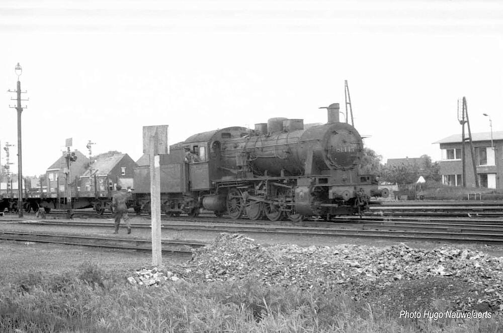 JOUEF HJ2403  1/87   SNCB/NMBS, locomotive à vapeur série 81, chaudière à trois dômes, vert foncé 