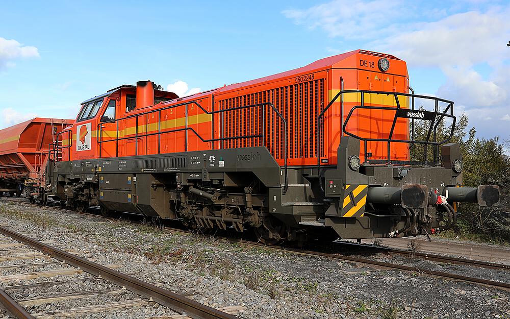JOUEF HJ2440S  Joßst24 H0  COLAS RAIL, locomotive diesel Vossloh DE 18, orange/jaune, Digital Sound 