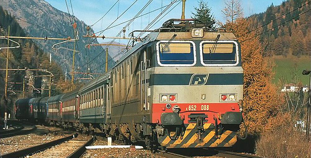 RIVAROSSI HR2701D  1/87   FS, Locomotive électrique série E.652 088 