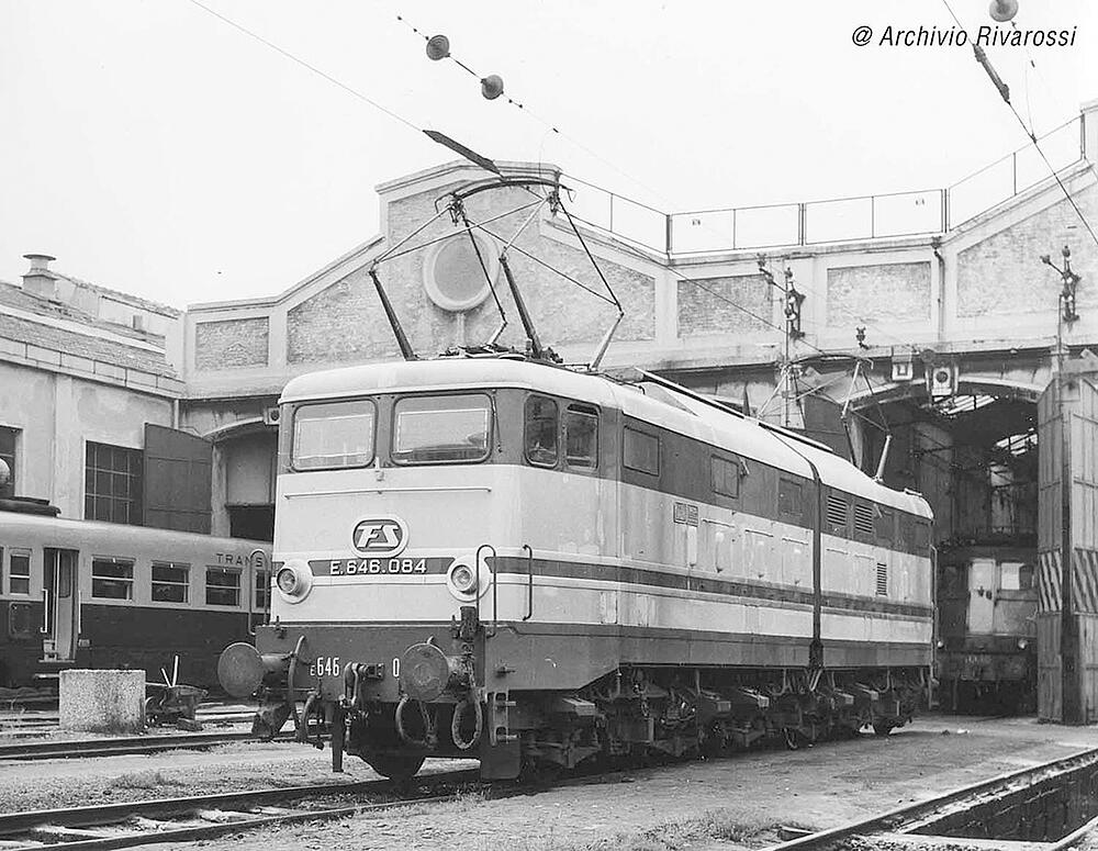 RIVAROSSI HR2867  1/87   FS, Locomotive électrique série E.646, série 2, vert/gris, avec baguettes décoratives en aluminium 