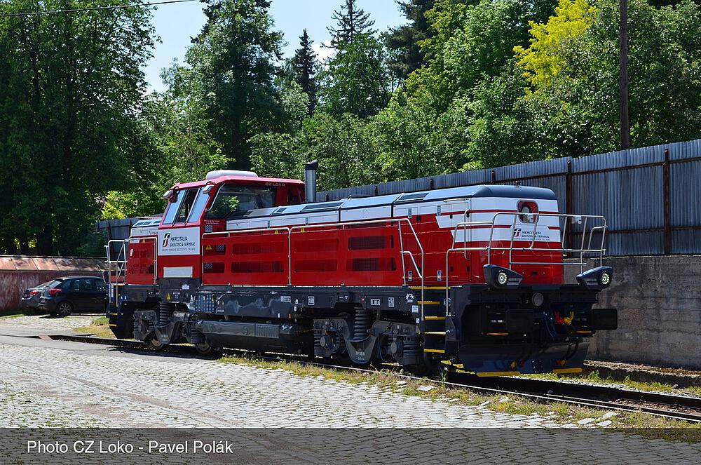 RIVAROSSI HR2897  1/87   Mercitalia Shunting &amp; Terminal, locomotive diesel EffiShunter 1000, gris/rouge, bandes blanches 