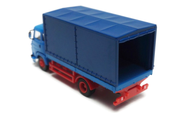 IGRA Model 66518033   H0 MAN - Art 270 - Voile bleue 