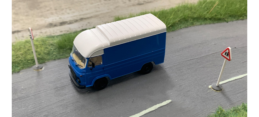 [IGRA Model 66518108  ] IGRA Model 66518108   H0 Avia/MAN/Saviem Fourgon 2pcs H0 KIT III.