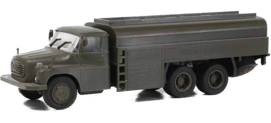 IGRA Model 66818205   H0 Tatra 148 militaire Camion-citerne à essence IV.