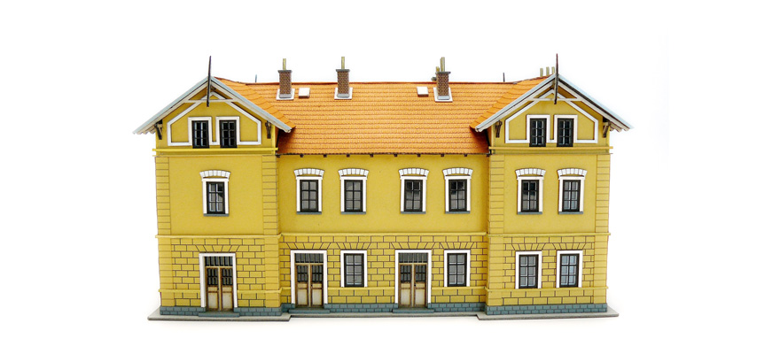 IGRA Model 161015   H0 Gare ferroviaire de Jemnice  