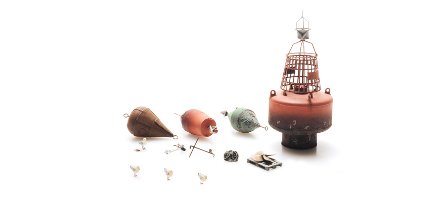 Jeu de ports avec bouées H0 1:87 Kit de construction en résine et pièces gravées, non peintes Artitec 10.407  