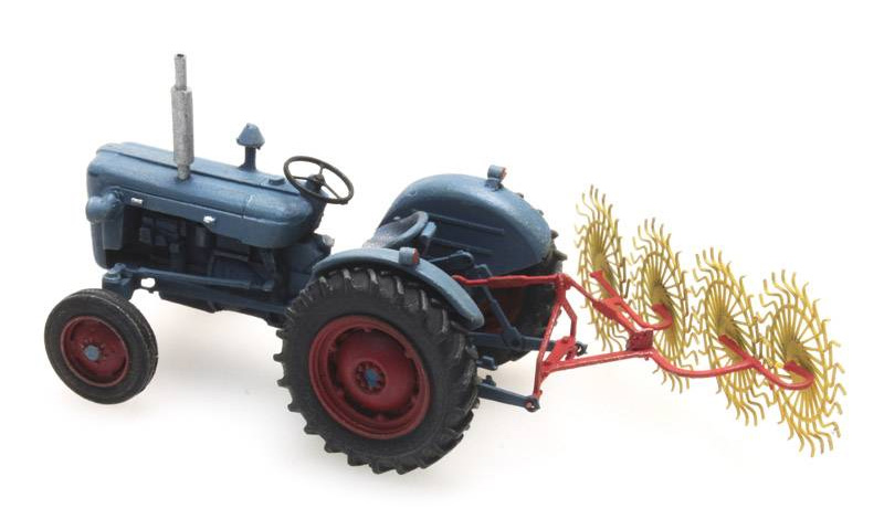 Tourne-foin, rouge-jaune H0 1:87 Modèle fini en résine, peint Artitec 387.280  