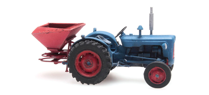 Tracteur Ford avec épandeur arrière H0 1:87 Modèle fini en résine, peint Artitec 387.347  